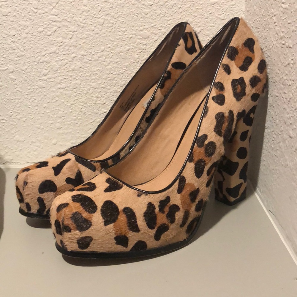 Steve Madden sarina-l leopard pump